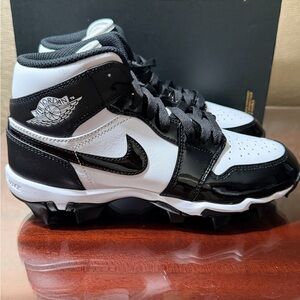 Jordan 1 mid Youth cleat size 5.5Y